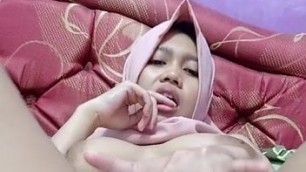 Hot asian tudung, hijab, jilbab slut playing herself 5