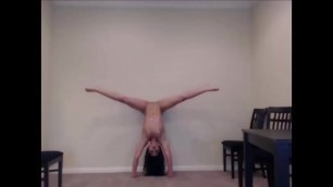 Exotic flexible babe teasing on webcam - 770CAMS&period;COM