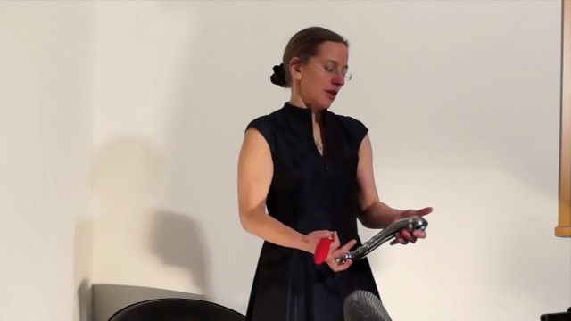 Kutasia gives a detailed presentation about masturbation